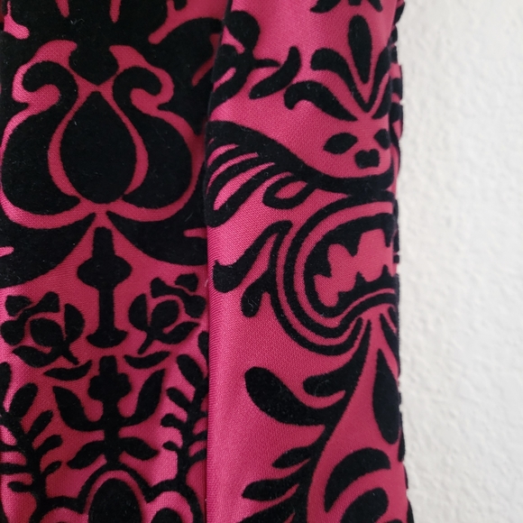 danny and nicole Gorgeous Burgundy and Black Fit and Flare Dress With Pockets 4 - Picture 4 of 8